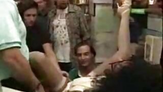 یہ سنہرے بالوں والی  ...